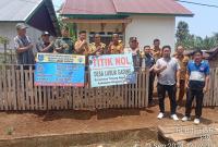 Di hadiri unsur tripika Des lubuk gading adakan titik nol di lokasi pemasangan lampu jalan." Redy Penarafflesia.com"