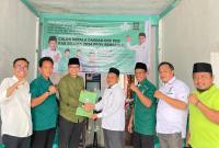 Teddy Rahman, SE., MM kembali menyerahkan dokumen pendaftaran Calon Bupati Seluma kepada tim penjaringan Partai Kebangkitan Bangsa dan Partai Gelombang Rakyat Indonesia Kabupaten Seluma, Selasa (30/4/24).