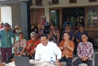 Bupati Seluma, Erwin Octavian, SE, melakukan peluncuran program Merdeka Sinyal melalui video conference langsung dari Kantor Camat Ulu Talo pada Kamis (11/7/2024).