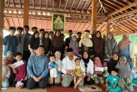 Tasyakuran bersama sejumlah anak yatim di kediaman pribadinya di Kecamatan Ketahun, Bengkulu Utara, pada Sabtu (1/11) soreh.
