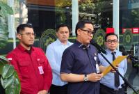 Kejari Jakpus resmi melimpahkan berkas perkara sembilan tersangka kasus dugaan korupsi tata kelola minyak mentah dan produk kilang PT Pertamin ke Pengadilan Tipikor pada Pengadilan Negeri Jakarta Pusat (PN Jakpus), Rabu (1/10/2025).
