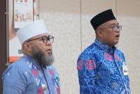 Rapat Umum Pemegang Saham (RUPS) Tahun Buku 2025 yang digelar di Aula H. Mochtar Azehari, Graha Bank Bengkulu, Rabu (28/1). Kiri (Gubernur Bengkulu Helmi Hasan), kanan (Plt Direktur Utama Bank Bengkulu, Iswahyudi)