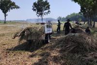 kerja bakti dilapangan Desa Mlideg, Kecamatan Kedungadem, Kabupaten Bojonegoro, Selasa (14/7/2026).