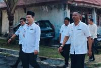 Sekda Herwan Antoni bersama Kadis Dinsos Swifanedi Yusda lakukan peninjauan Fasilitas Kantor