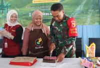Salah satu kegiatan yang mendapat perhatian adalah pelatihan pengolahan pisang menjadi produk pangan bernilai tambah yang digelar di Balai Desa Kesongo, Minggu (2/8/2026).