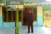 Personel Satgas TMMD ke-129 Kodim 0813/Bojonegoro bersama warga saat menyelesaikan rehabilitasi rumah milik Kasiman di RT 020/RW 08, Desa Kesongo, Kecamatan Kedungadem, Kabupaten Bojonegoro, Senin (10/8/2026).Foto: Deni Flamboyan/Sumber TMMD Bojonegoro