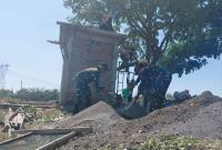 pelaksanaan TMMD tidak hanya berfokus pada pembangunan jalan, drainase, maupun infrastruktur lainnya, tetapi juga diarahkan untuk memenuhi kebutuhan dasar masyarakat yang berdampak terhadap kesehatan dan kesejahteraan warga.