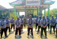 Suasana latihan berlangsung penuh semangat. Setiap anggota Linmas terlihat antusias mengikuti setiap instruksi, berupaya membangun kekompakan, kedisiplinan, serta kesiapsiagaan dalam menjalankan tugas sebagai mitra pemerintah desa dan aparat keamanan.