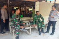 Salah satu yang merasakan manfaat tersebut adalah Warung Kopi milik Pak Yon. Sejak dimulainya pelaksanaan TMMD, warung sederhana itu semakin ramai dikunjungi personel Satgas TMMD maupun warga yang terlibat dalam kegiatan gotong royong.