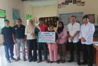 Pemdes Tanah Rekah menyalurkan BLT-DD tahap keenam kepada KPM di Kantor Desa setempat, Rabu (10/6/2026). (Oye/PenaRafflesia.Com)
