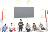 Walikota Dedy Wahyudi bersama Kapolresta Bengkulu Kombes Pol Rahmad Hidayat dan Dandim 0407/Kota Bengkulu Letkol Inf Condro Edi Wibowo dalam rapat koordinasi bersama jajaran OPD, Camat, dan Lurah.